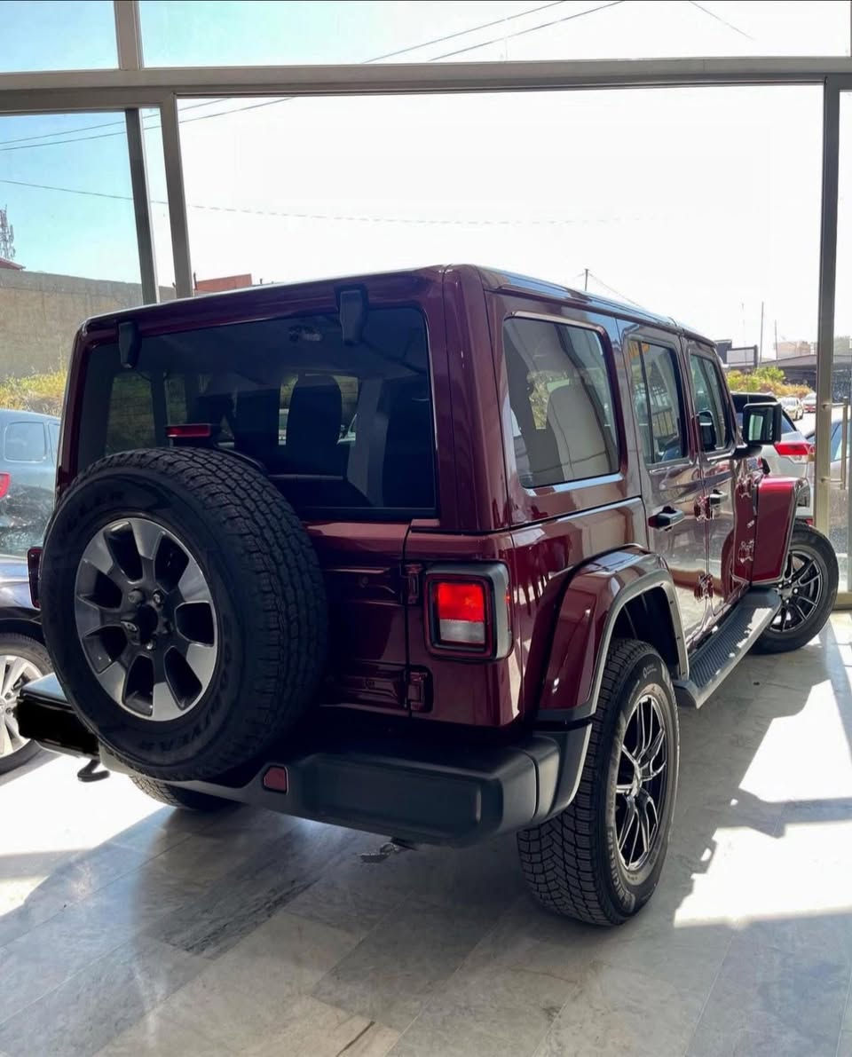 واتساب صاحب سياره/ ***********
جيب رانجلر سحارى فووول مواصفات ماروني
سيارة نظيف جدا ما بيها حادث ما بيها صبخ ولا خدش  ولا تعديل سياره على وضع شركه  ‎سياره كلين كفاله عامه دعامي لدعامي داخل قيسي بيجي ‎كوشن جلد ‎تشغيل عن بعد ‎لايت ليد🔦‎بلاجكتور ‎شاشه كبير‎تبريد قطعتين ‎دفع روباعي 4*4‎تحديد سرعه محرك 4توين توربو🚀 ‎ماشيه 35 مايل ‎سياره مابي ٢٥٠مصرف مال بيت ‎سياره احلا من صوره  وبيها. مجال للمشتري
