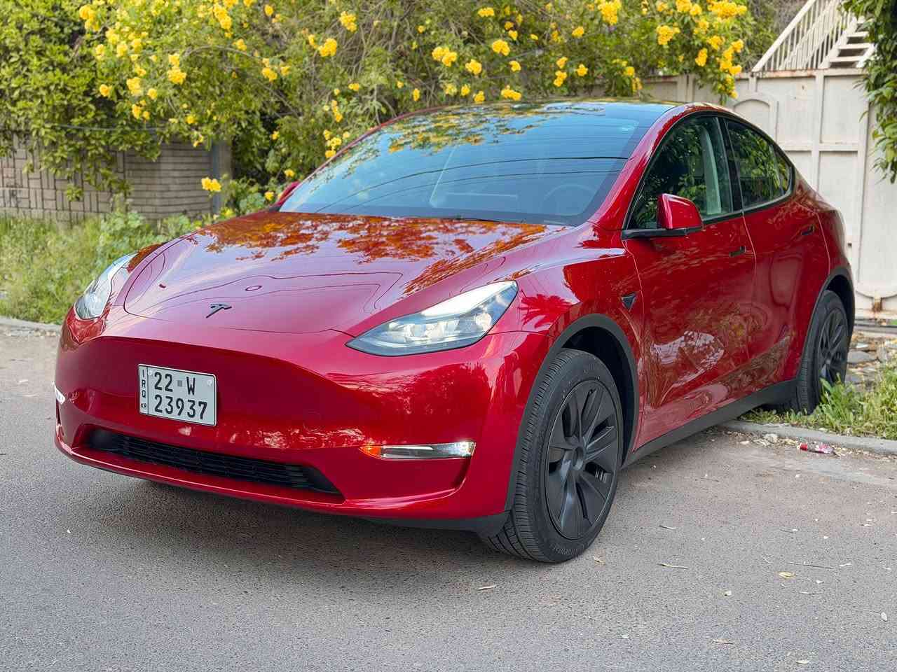 Tesla Model Y - Dual Long Range
الموديل:- 2025 
العداد:- 8.000Mile فقط

أون لاين أخر تحديث + فون كي

الحادث:- 

- الغرفه مفصخه ومشدوده نفسها
بأستثناء الجنطة الخلفية تبديل + صبغ

- بدون أيرباك او دواخل

- ( صور الحادث مرفقة )،

عليها أضافات من امريكا
١- دمامات بالسماعات الامامية 
٢- شاشة تحكم خلفية
٣- أناره بالأبواب 

السعر 23.500$

رقم أربيل وتحويل مباشر
الموقع بغداد الاعظمية

للأستفسار ***********
