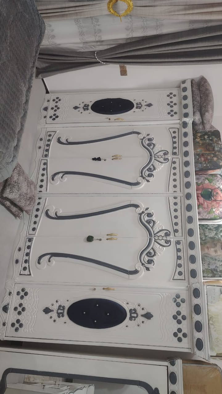 للبيع غرفه توج صاج عراقي نظافه فول السعر750بيها مجال العنوان الرمانه للاستفسار*********** واتساب
