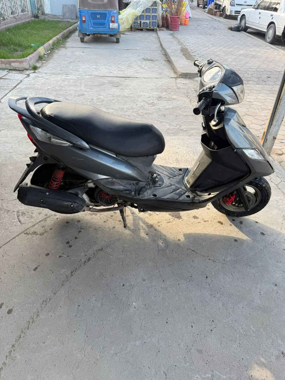 سلام عليكم دراجة ثعلب للبيع نقص بس لاستيك ولف ولباقي كلشي مابيهة السعر 550 وبيهة مجال قليل حك ‏‪***********‬‏الجية مكاني بغداد الشعلة
