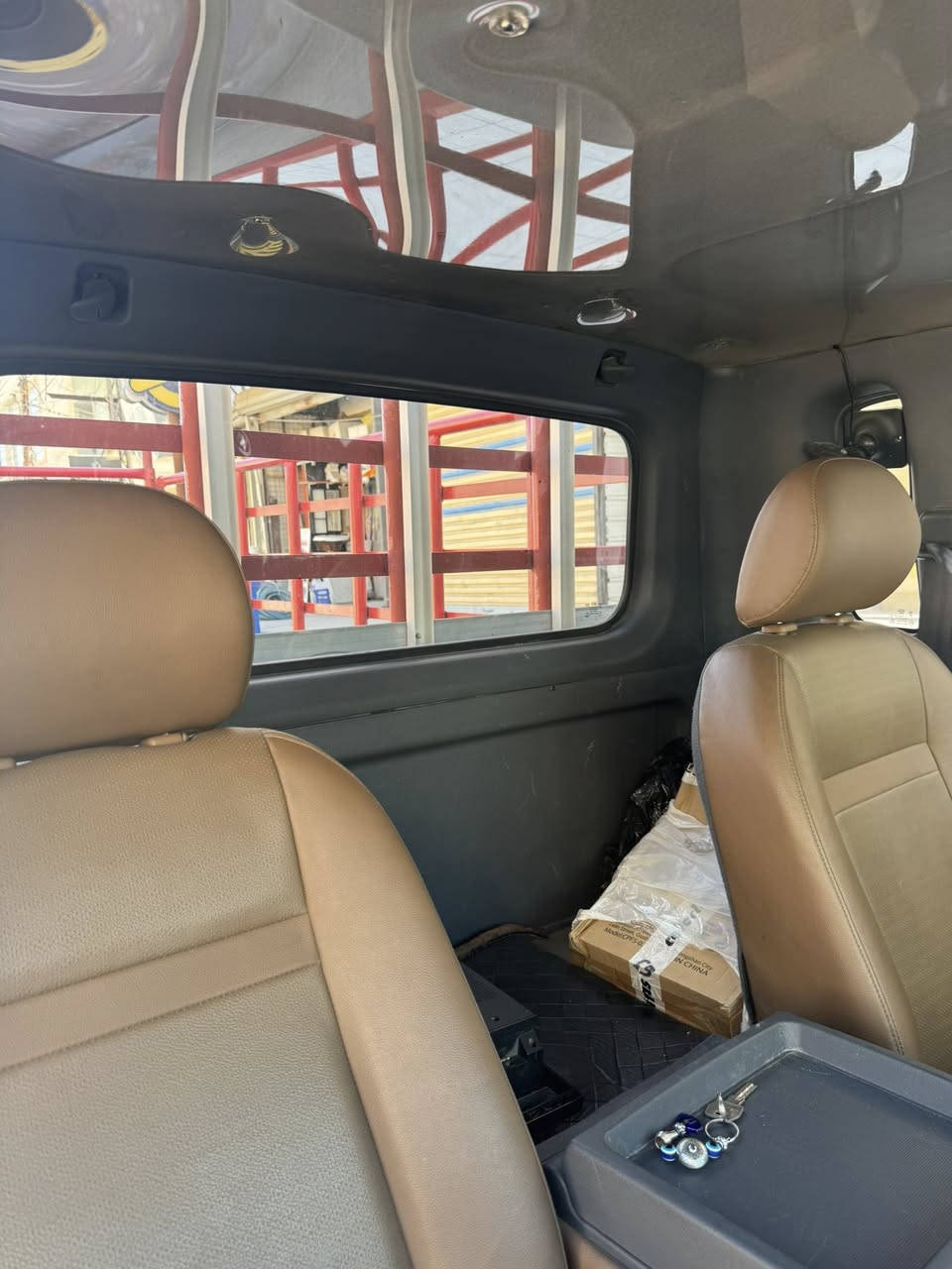 سلام عليكم كيا 2700نضيفه حيل مكفوله عده كارت بصيط ماشه 110 رقم بغداد السياره بدون محجر المكان بعدادحي الجهاد ***********السعر133وبيه مجال
