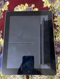 ايباد للبيع للاستفسار عل رقم  07734978310