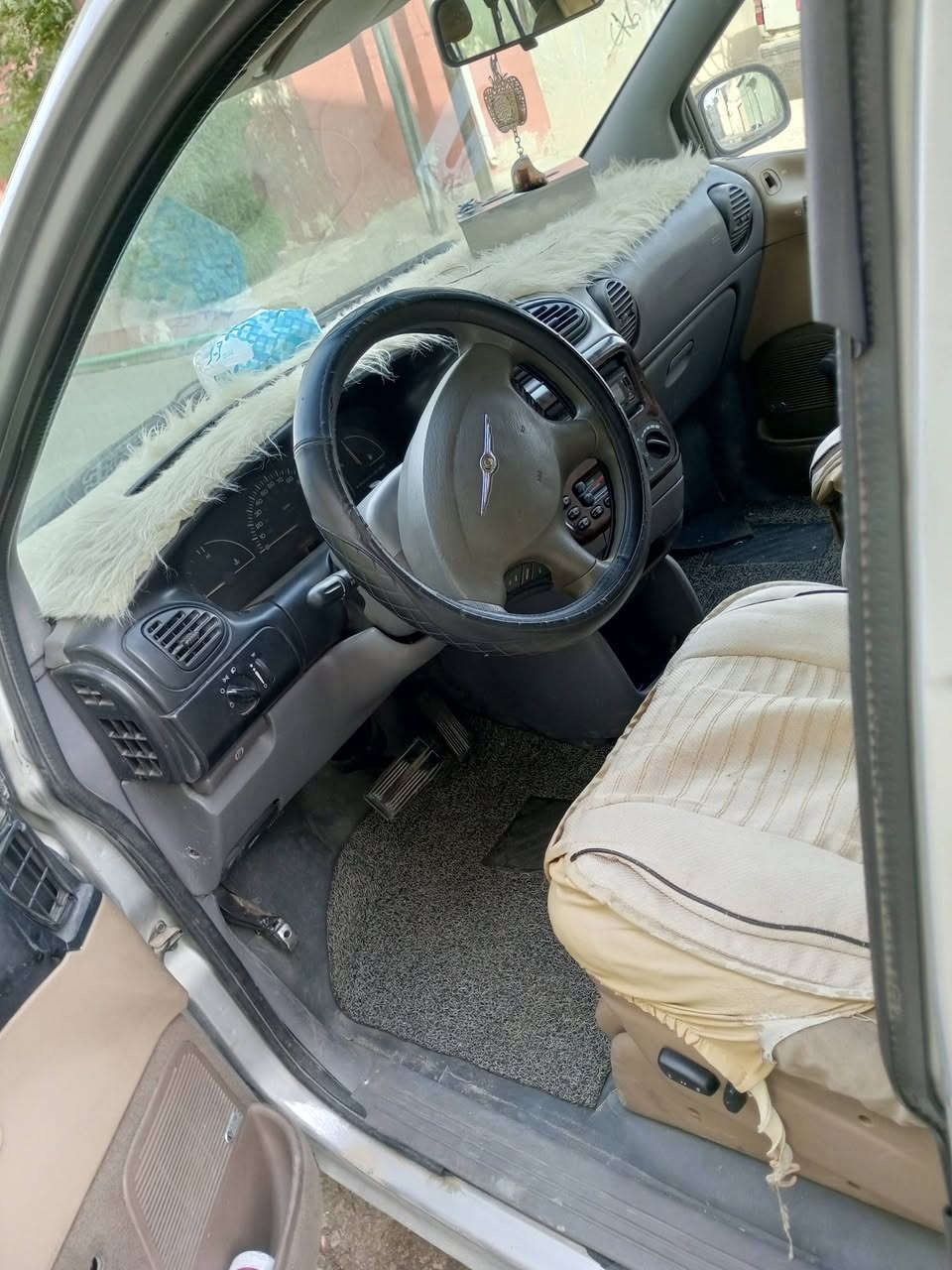 دوج كرفان موديل(2000) محرك6سلندر بداية صرف مكان موصل   رقم نينوى جديد+سنوية عظم. تبريد +تدفية شغالة.  كشن سايق كهربائي.  كشنات سياحي. مصبوغة عام. صدر جديد. طخم تاير جديد  $55 بيها مجال ‏‪***********‬‏
