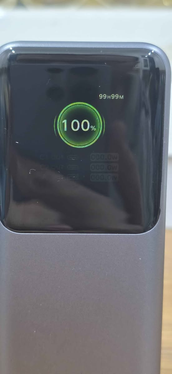 باور بنك نوع Ugreen للبيع .
التقنية: شاحن سريع لاجهزة الهواتف الذكية من ماركة يو-كرين العالية مرخصة من شركة ابل اضافة الى شحن اجهزة التابلت واللابتوب حيث يدعم سرعات شحن متعددة اقصاها 100 واط وبمنافذ متعددة وبسعة كلية 20 الف ملي امبير .
الملحقات: كيبل شحن عدد 2 + كارتونة .

السعر: 60 الف  .
مكاني: النجف الاشرف .
الاتصال: *********** (واتساب) . النجف, العراق
