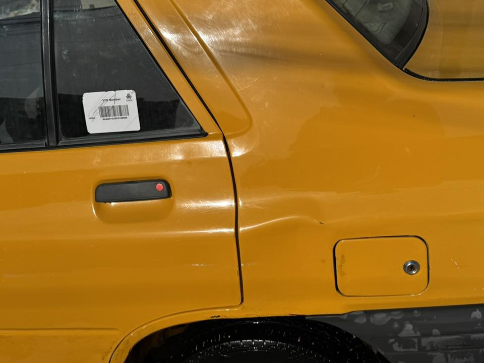 السلام عليكم سايبا مديل 18 باسمي هيئة غرامات مصفرة حادثه جاملغ اليمنه مبدل بلادي وبيها خيط بخار كير مكفول وبيها ظربه يم قبق البانزين شواصي مفطره كهربائيات كلها شغاله شاشة كامره بصمة تخم تاير جديد صدر جديد 
 السعر ٤٥وبيها مجال بسيط 
العنوان بغداد العبيدي 
الاتصال واتساب ***********
اتصال رصيد ***********
