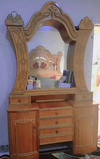 غرفه اخت الجديده بس الكنتور جامه وحده مالت باب واحد مكسوره التواصل خاص...