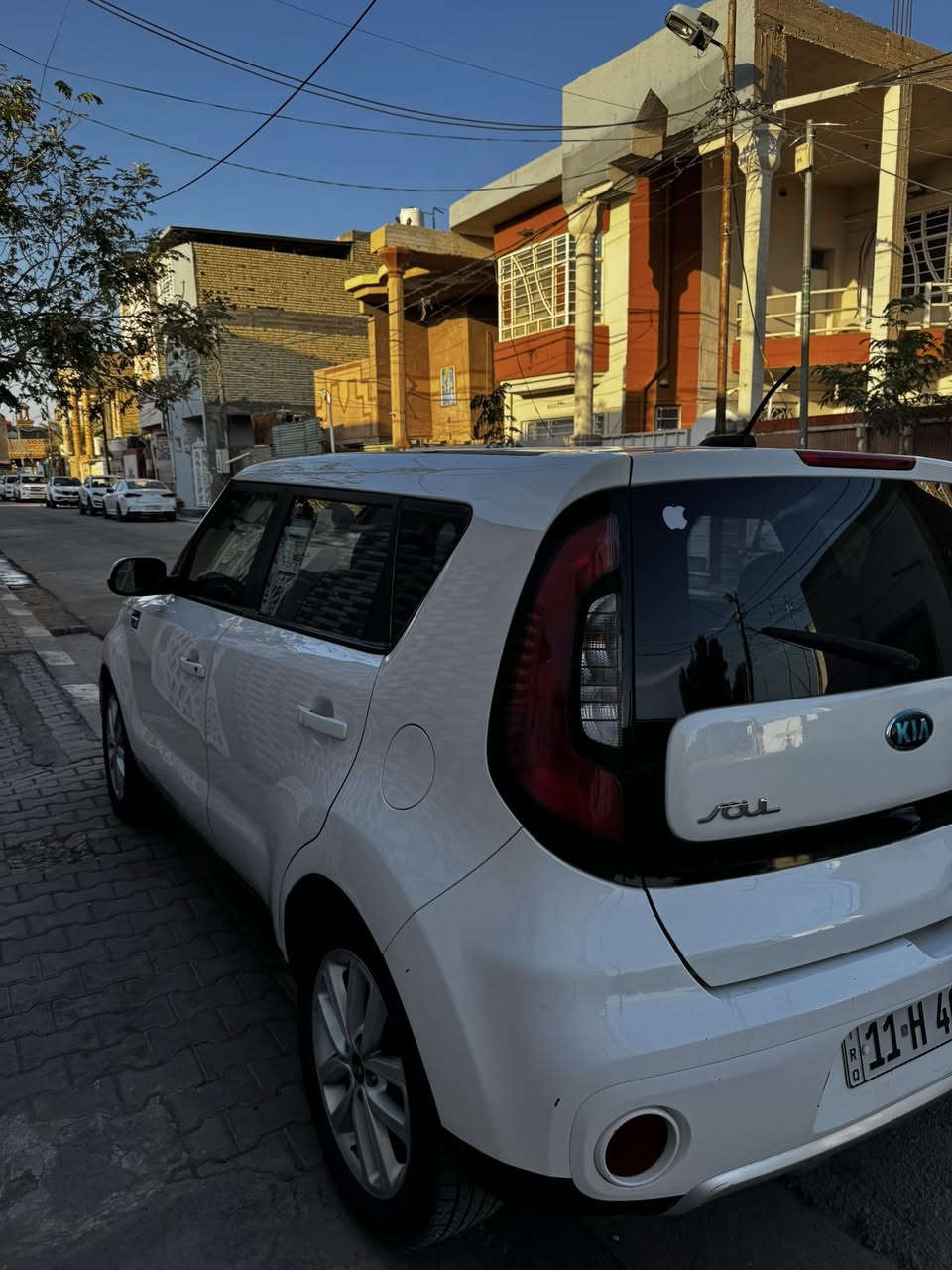 صول 2018 

سيارة جديده بمعنى الكلمة..حادثه جاملغ خلفي وباب خلفي بدون دواخل شرط 

محرك 2000 شرط ما مفتوح لا تبخير لا تنقيص 
كير مكفول .

ماشية 60 حقيقي 

حداديه جديده ..دبلات ..تايرات جدد ..سياره صافيه ع اخر حبايه ..

دواخل جديده شرط .

رقم بغداد انكليزي جديد ..
بأسمي مداور ثاني يوم .

مكاني نجف حي السلام 

السعر 137 وبيه مجال 

***********
