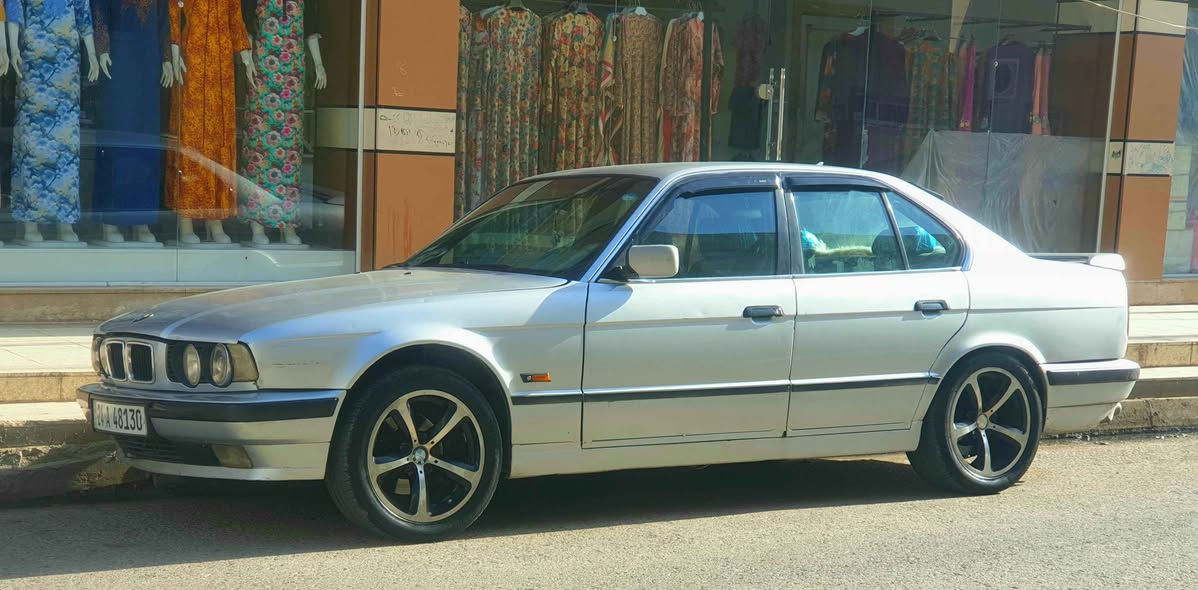 BMW   1995
محرك كبس 
تبريد فول 
عام بخ بو جانيه 
دعم جاملغ فقط 
سنوي جديد 
غرامه بشرط 
سعر 47 مجال
*********** زاخو, دهوك
