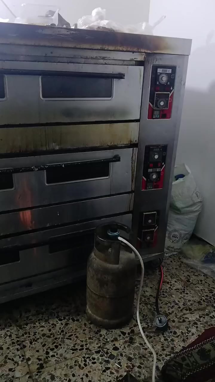 السلام عليكم فرن كامل للبيع يتكون من خماره كبير و عجانه سنكل ام ٢٠ كيلو وفرن طبقي٣ وعربانه ١ و صواني مزرفه ١٠ ومال حلويات ١٠ وميز عرض مكاني 💥كربلاء 📍الي يريد خل يراسلني خاص


**إذا كنت صاحب هذا الإعلان وتريد حذفه لأي سبب، رجاءا أرسل رسالة إلى الدعم الفني**