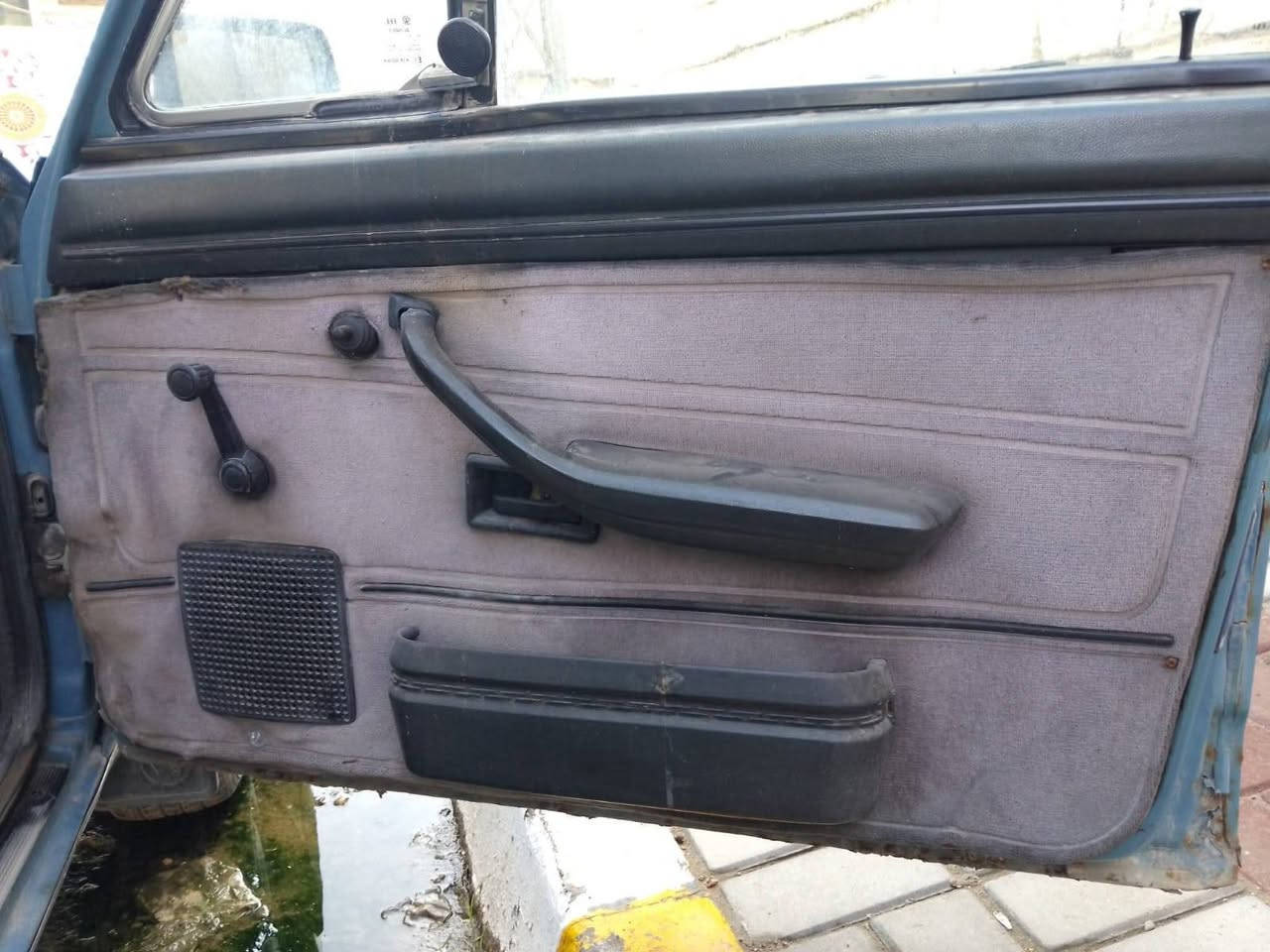 متاح
برازيلي  نظيفه جدا بلاديه  رقم بغداد
تحويل مباشر بيهه شويه خياس كما موضح بالصور  سياره متروكه وجانت طافيه هسه شغلنها بس بيهه خربطه تحتاج ترتيب مكان سياره بغداد حي القاهره وهذا رقم صاحب السياره ***********  سعره ٣٠
