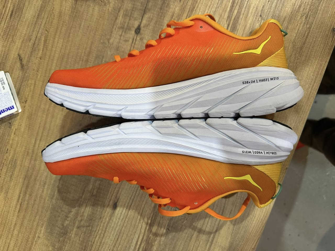 Hoka
قطعة وحدة قيلس 44 
الوزن وزن ريشة فوم عبالك دوشك مساج من شكد ما ناعم 
طبي 100‎%‎ 
قياس 44 
سعرها 30 الف + توصيل 5 على اول تم وحجز على خاص


**إذا كنت صاحب هذا الإعلان وتريد حذفه لأي سبب، رجاءا أرسل رسالة إلى الدعم الفني**