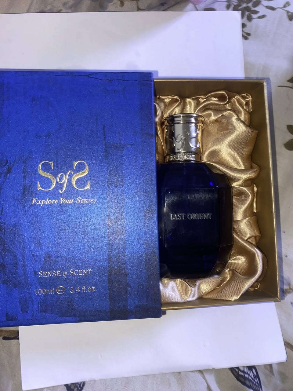 السلام عليكم }
للبيع عطر Dior Homme Parfum الأصلي  
الحجم: 75ml  

مستعمل استعمال خفيف جدًا  
المرشوش منه فقط 3 رشات  

العطر معروف بالفخامة والثبات العالي 🔥  

السعر: 230 ألف دينار عراقي  
وقابل للتفاوض للجاد

للبيع عطر Summer Hammer من Lorenzo  

العطر مستعمل استعمال خفيف  
المرشوش منه فقط 12 رشة  

فوحان جميل ومناسب للأجواء الحارة  

السعر: 180 ألف دينار عراقي  
قابل للتفاوض بشكل كبير

"39517"}
للبيع عطر Narcotix Citrus من Lorenzo  

مستعمل استعمال شبه جديد  
المرشوش منه فقط رشة وحدة  

عطر منعش حمضي جميل  

السعر: 190 ألف دينار عراقي  
وقابل للتفاوض

للبيع عطر Last Orient من Sense of Scent  

الحجم: 100ml  
العطر مستعمل استعمال خفيف جدًا  
المرشوش منه تقريبًا 20 رشة فقط  

عطر فخم بريحة شرقية فواحة ومميز بالمناسبات  

السعر: 220 ألف دينار عراقي  
قابل للتفاوض للجاد

العطور أصلية 100٪
 • البيع للجادين فقط
 • إذا أحد أخذ أكثر من عطر أسوي سعر خاص


**إذا كنت صاحب هذا الإعلان وتريد حذفه لأي سبب، رجاءا أرسل رسالة إلى الدعم الفني**