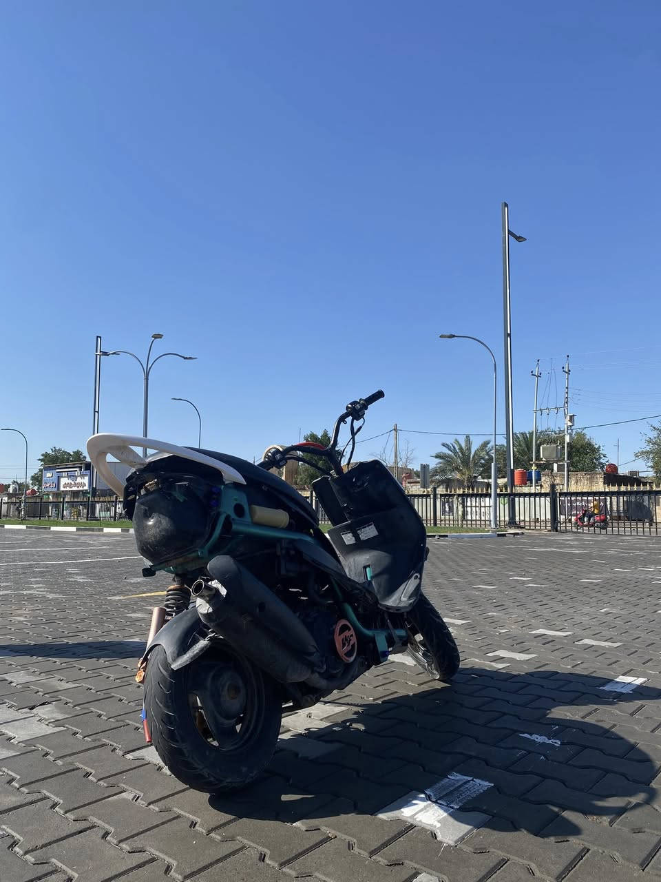 ماكس عدله بوشه ٤٩ بلادي بس ولفات مبدله  بيه كلج امام رياضي بيه دبل خلفي رياضي   وقبق فلاوين رياضي بيه وكزوز رياضي ف ام موجوده لحيه ملته وترايش وكفرات صفاح ناقصه بس سلف ضفيره ملته بلادي وكطع ما بيه ميكنه ملته ناعمه تجي وشوف سعر ٤٧٥ قفل  رقمي ***********
مكاني المعقل
