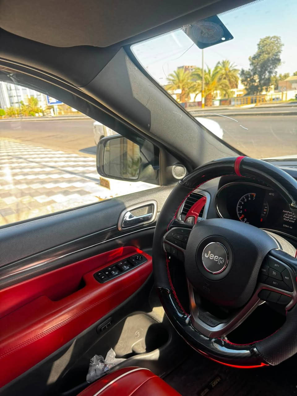 جيب خليجي s 2020
مواصفات : 
حساسات اماميه خلفية 
بانورما 
شفتات ستيرن 
Auto start-stop 
شاشة كبيرة 

بقية مواصفات الـ S الخليجي معروف 

ممشى 57 الف 

للتواصل : ***********
