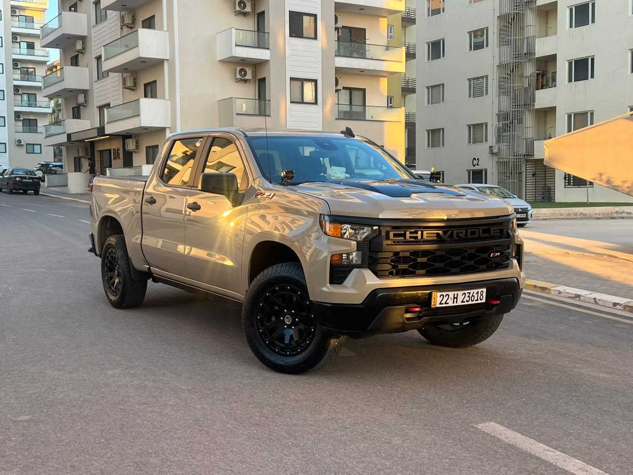 سلام عليكم
سلفرادو 2022 مواصفات TRAIL Boos  Z71
لون بيجي صحراوي مميز جدا بهذا الموديل 
- محرك 8 سلندر 5.3
- ⁠باب طويل بدي قصير 
- ⁠رادار امامي / كامرة خلفية دوارة
- ⁠فورويل صعود  ونزول ونظام منحدرات
- ⁠صندوك كهرباء / كرسي سائق كهرباء
- ⁠مانع تصادم / اوتو ستوب
- ⁠شاشة لمس 
- ⁠تحديد مسار
- ⁠تبريد قطعتين
- ⁠بصمة تشغيل عن بعد / فتح صندوق بصمة
- ⁠دبل گزوز
- ⁠دوسات كهرباء تفتح مع الباب اصلية
- ⁠غطاء بدي اصلي
- ⁠ويل 20
السيارة نظيفة جداً وعليهه صيانة كاملة 
وبرغي مابيهه نقص
حادث بسيط جاملغ جهة السايق جزء من عنده تصليح بارد وموضح بالصور
بدون صبغ بدون تبديل  السعر 360$وبيه مجال رقم راعي السياره +964 770 074 0384


**إذا كنت صاحب هذا الإعلان وتريد حذفه لأي سبب، رجاءا أرسل رسالة إلى الدعم الفني**