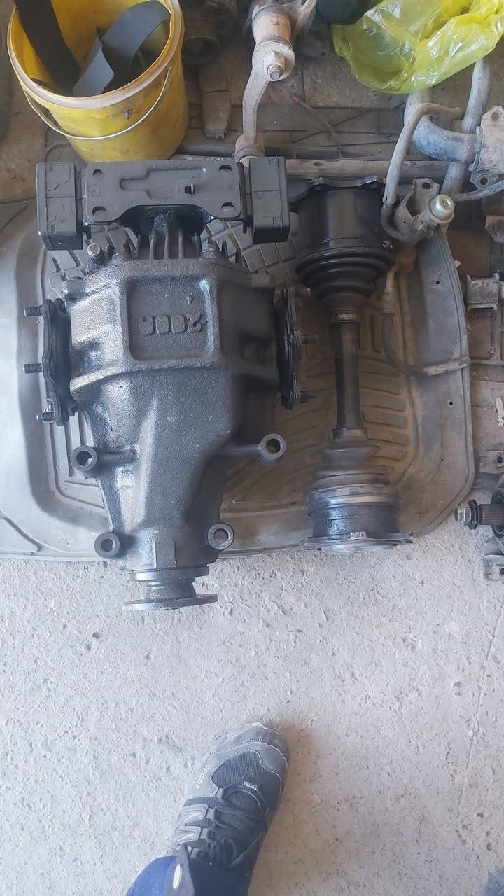 السلام عليكم
طبلة خليفة جوبلس جهة السائق يسره 
ثلاجة كاملة وشرط النظافة والضمان ٢.٥
ثلاجة فيفيتي ام الحساسات شرط حاوية 
تخم واير حاوية 
درايم اليسره 
كاردن قطعة امامية 
اكسل خفيف مع الدجة 
واي شي تحتاج تدلل 
واسط النعمانية 
***********
