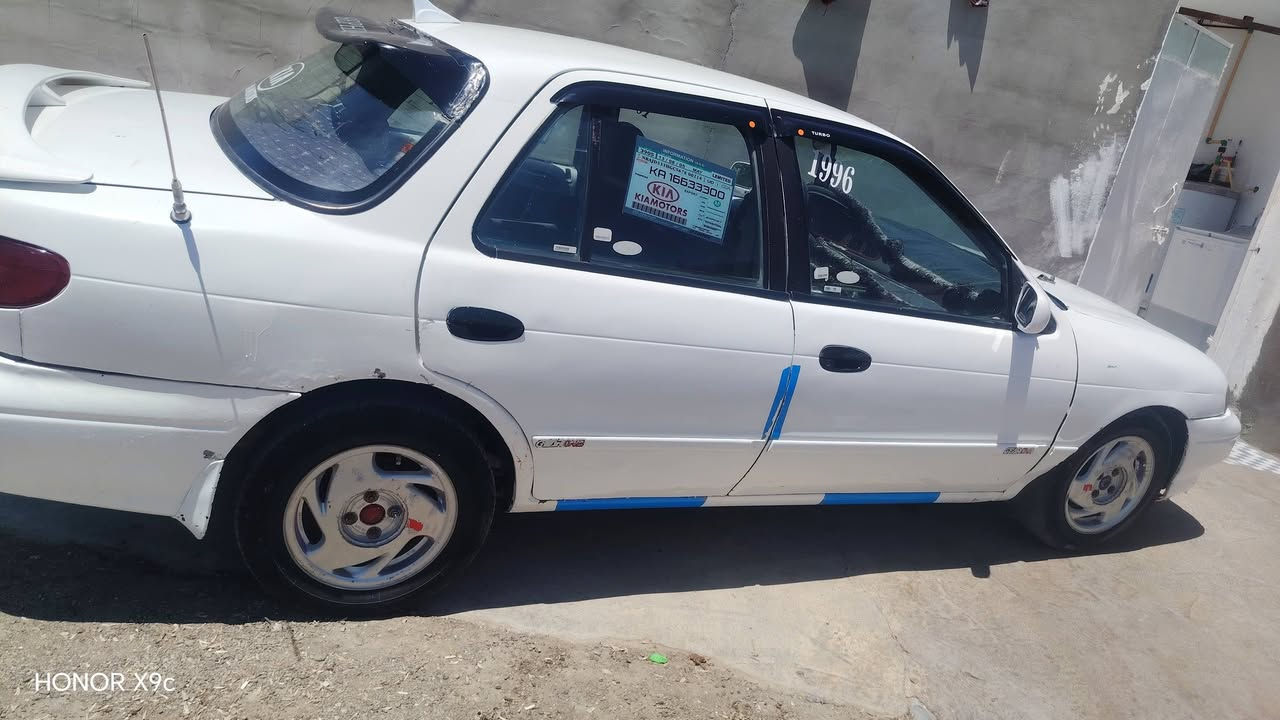 للبيع  سيارة سيفية موديل 1996 رقم جديد كير مكينة خير من  الله السيارة باسمي سنوية لل٢٧ (***********)
