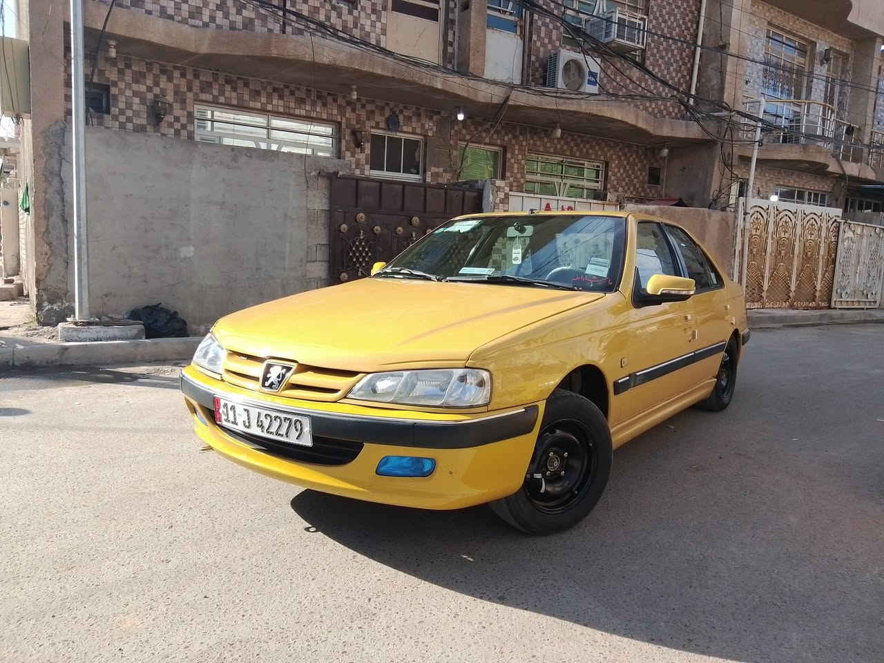 سلام عليكم بيجو بارص للبيع 2015 سياره جديده مكينه كير خير من الله صدر إمامي خلفي جديد تخم تاير سياره بسمي رقم جديد ترايك وين معجبك سياره متعوب عليه السياره بيه صبغ بنيد فقط الباقي مكفول مكان بغداد رقم الهاتف ***********
