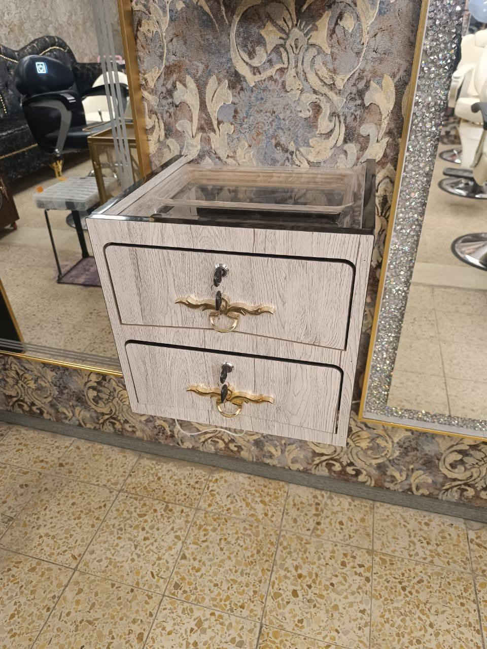 كومدي حلاقه 
للححجز والاستفسار مراسله صفحه 
يتوفر خدمة توصيل لجميع المحافظات


**إذا كنت صاحب هذا الإعلان وتريد حذفه لأي سبب، رجاءا أرسل رسالة إلى الدعم الفني**