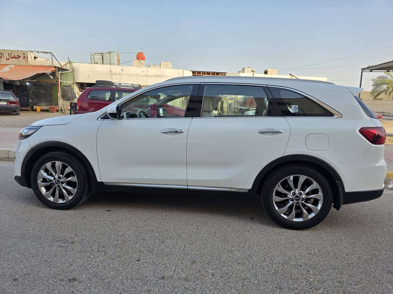 كيا سورنتو 2020 - خليجي (للبيع) 🚗
🔍 تفاصيل السيارة:
​الموديل: 2020.
رقم بغداد. 
المكان الأنبار _الرمادي. 
​ فول مواصفات ما عدا الفورويل. 
​ الضرر: ضربه في الدعامية والجاملغ عكس السايق
​ التفاصيل الماليه والتحويل:
​السيارة باسمي الشخصي.
​نظام الأقساط: مطلوبة لمصرف الرافدين، متبقي عليها 12 شهر فقط وتصبح حرة بالكامل.
​الضمان: وجود كفيل ضامن يتم الأستقطاع منه من خلال الماستر شهريا لسداد الأقساط الباقيه. 
السعر225ورقه وبيها مجال .
​📞 للاستفسار والتواصل
​ مباشرة على الرقم:
 ***********

