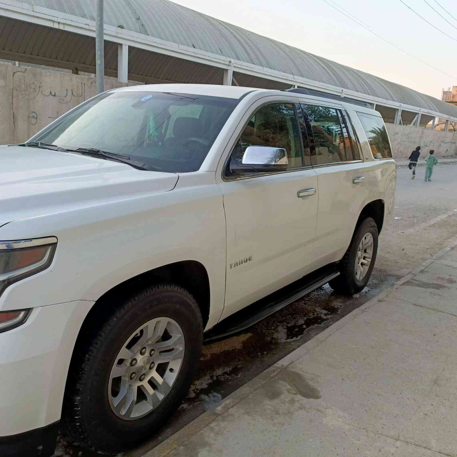 السلام عليكم تاهو للبيع موديل 17خليجي مكفوله كفاله عامه Lzفها السعر 330 يهم مروس ب 21  22 مع الفرق للتوصل ***********
