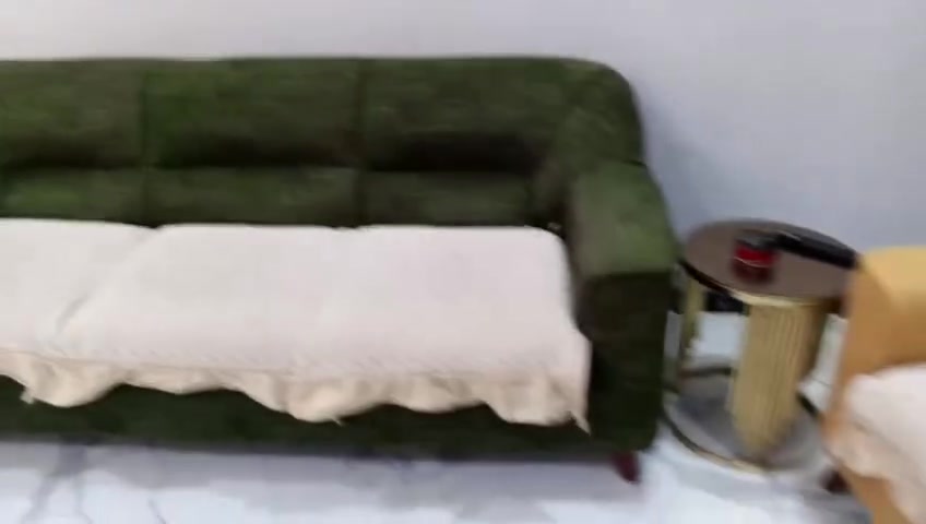 تخم تركي نضيف ثقيل 7مقاعد وبي 8كوشات سعره 250الف المكان حله شارع 80 للاستفسار ***********
