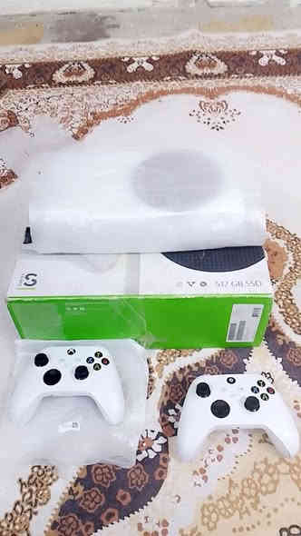 سيريس اس جهاز استخدام قليل جدا +يده الاصليه مالته +يده إكس بوكس وان الاصليه شغالات بدون اي تقطيع . وجهاز مكفول من كلشي تجي بعينك وشوف . مكاني بغداد الشعب رقمي . ***********متواجد فيس وتساب
سعره 325 . قفل
