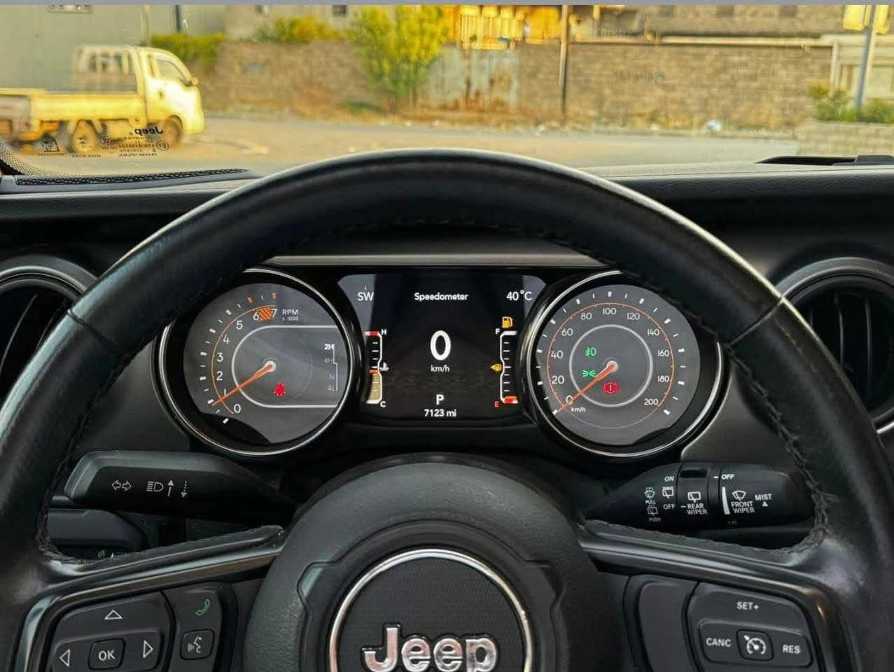 jeep wrangler 2023 Sport
4 turbo
لون مميز برتقالي 
حادث كلش بسيط بيهه شبرين صبغ فقط
مرقم سليمانية شرط تحويل 
ماشية ٧ الف 
***********
سعر 280 بي مجال
مكان سليمانية
