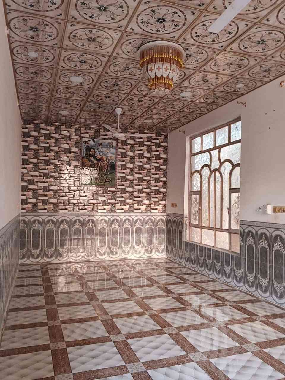 السلام عليكم بيت للبيع مساحه 600 متر من ظمنه قطعه و20 نخله ع شارع العام منطقة الخليليه مجاور مدرسة الفارس الاستفسار عن هذا رقم ***********
