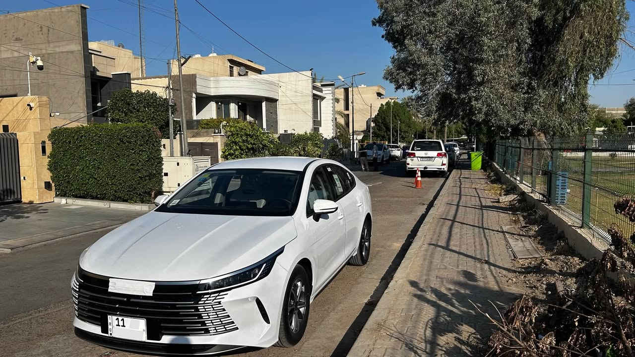 للبيع
BYD دستروير 2025 
مكفولة عام ✅
ماشيه 10,000 km
رقم بغداد باسمي
بعدها بوضع الشركه ✔️
كل غراضها كامله مع الشاحنه و الكارت💳
مقاعد جلد لون ابيض
شاشه قلاب 
شاشه كبيره 
بصمه 
اوتو هول 
كير ماوس 
مثبت سرعه 
لايتات زننون
حساسات خلفيه
كامره خلفيه 
والكثير من المواصفات....
سيارة لوك
مكاني بغداد
السعر والتفاصيل
على  الخاص
او على *********** واتس آب 
*********** 
اتصل وتدلل🤍
