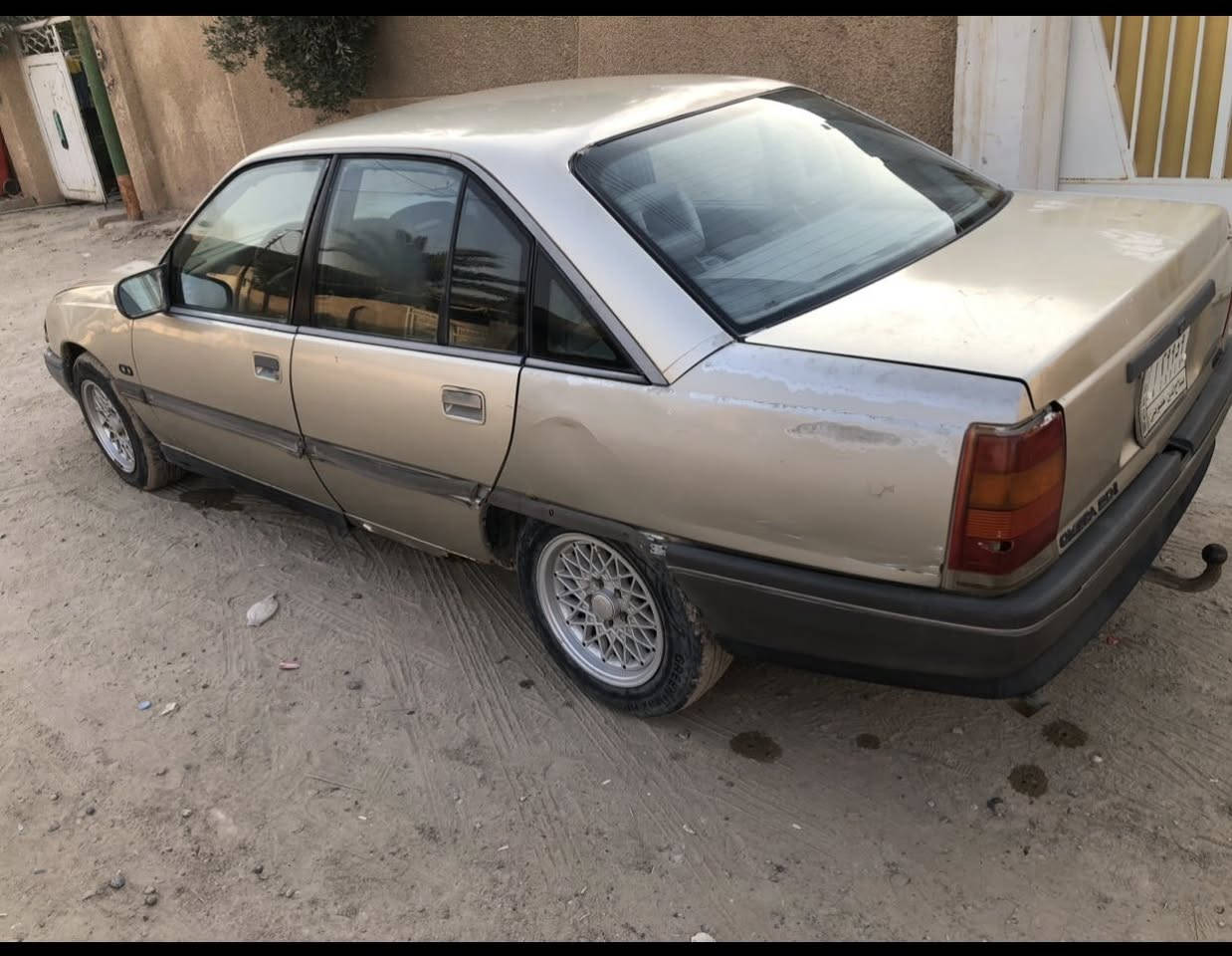 سلام عليكم اوميگه مديل 89 رقم الماني سنويه صاقطه بسمي بطاريه جديده زوج تايرات جدد صدر مبدل قبل شهر  محرك مبدل قبل شهر كير بشرط كله مضمون   
 عليه غرامات بس مال تجديد سنويه ينزل من السعر 
رايده 22 ورقه
الاستفسار اتصل وتدلل ***********
