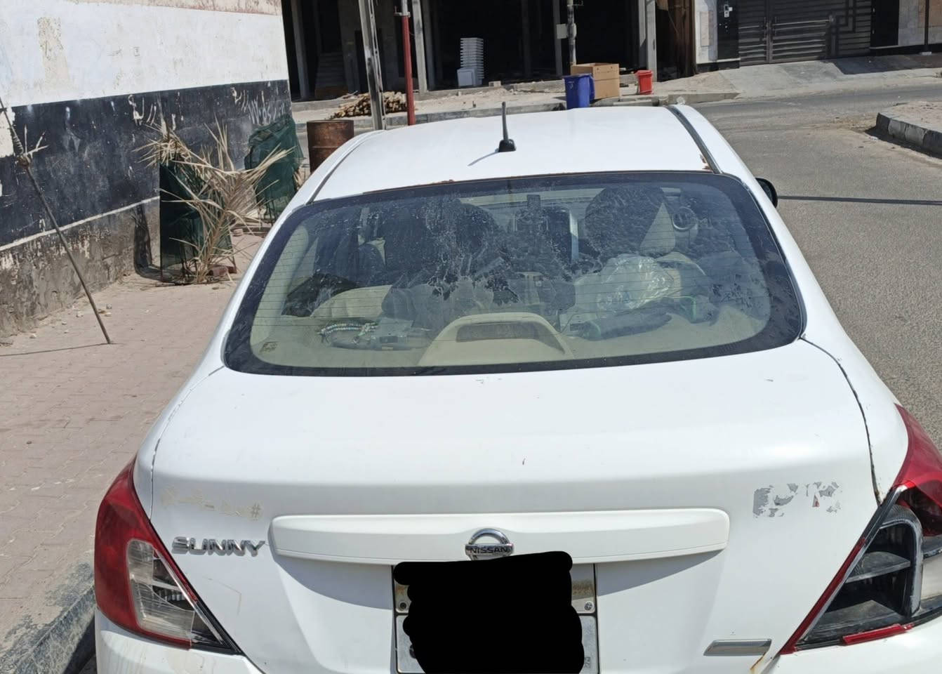 السلام عليكم
نيسان سني 16 للبيع البليته الزركه السيارة غنية عن التعريف افضل سيارة للتكسي 
سعر كلش مناسب ب 80 

*********** الحكيمية
