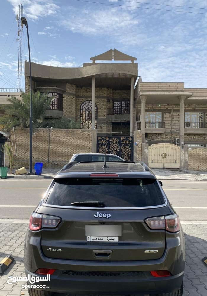 للبيع فقط
جيب كونباس موديل 2020 رقم بصرة تحويل ثاني يوم فول مواصفات مكينة 2400  
مواصفات السيارة :-
بانوراما ، سايد بريك كهربائي ، شاشة كبيرة، كشن جلد وبقية المواصفات المعروفه بالفول مع تبريد خلفي
سيارة فور ويل حاليا 2 ويل ملغي 4 ويل تكدر ترجعه
السيارة مبرمج فاناتها بغداد حماوتها ( شته صيف ثابته وماكو شي اسمه حماوة ابد بس برمجتها 250 $ اون لاين من الوكالة ) مع طخم تاير اصلي بريجستون جدجد جدا
حالة السارة :- 
سيارة تقرريها غرق بس مكفولة كير و محرك ( بدون فتح ) وكلشي شغال بيها اي مشكلة مابيها من كل النواحي 
بيها بارد في باب السائق و بالباب الخلفي شي بسيط وما مبين ابد وباقي سيارة كفالة ( دعاميات بجم كبس الوكالة ) يحتاجلها ( دايم شفت فق بي طكطكة ) 
السيارة نظيف كلش وترايها الاربيل شرط سيارة جاهزة من كلشي  ( رقم بصرة ) 
ماشية 100 الف كيلو متر 
السعر 125 ورقة وبيها مجال قليل 
موقع السيارة ؛- بصرة هـاتف *********** ابو علي
