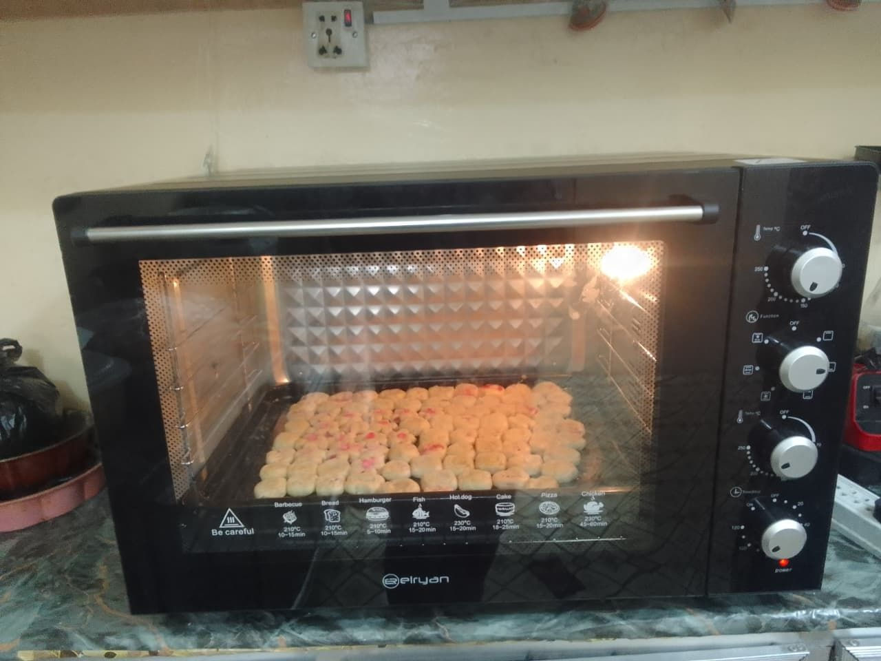 فرن كهربائي نوع الريان استعمال مرة واحدة حجم ١٠٠ لتر كبير جدا ١٦٠ الف العنوان البصرة الحيانية الشراي يتصل ***********
