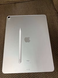 ايباد برو ١٢.٩ • ٢٥٦ • قلم ابل الجيل الثاني