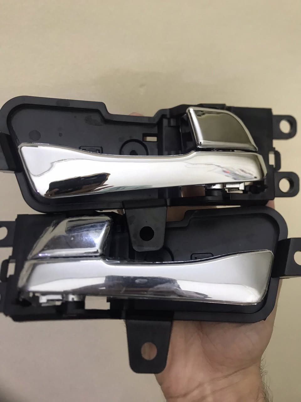 ادوات سوناتا 
يدات داخلية ////قفل بانزين 
جك بنيد جك صندوق
دكم كل الابواب متوفر وكل الموديلات 
متوفر توصيل خلال شهر رمضان 3الف مع ضمان فحص قبل الاستلام


**إذا كنت صاحب هذا الإعلان وتريد حذفه لأي سبب، رجاءا أرسل رسالة إلى الدعم الفني**