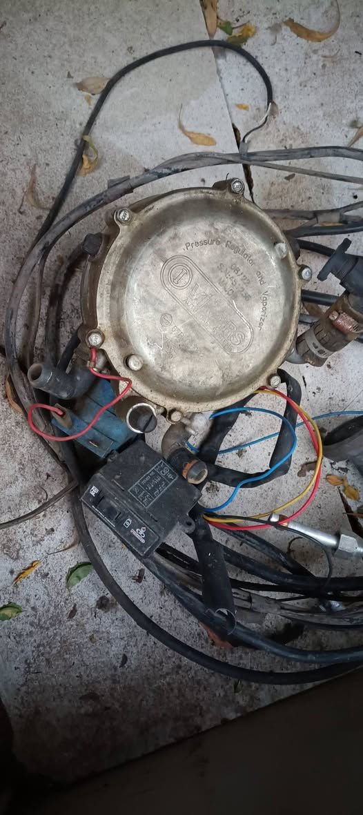 غازی ئیرانی ٦۰ لیتری هەموو ئەشیایەکانی  لەگەڵدایە سعریشی 140هەزار *********** أربيل, العراق
