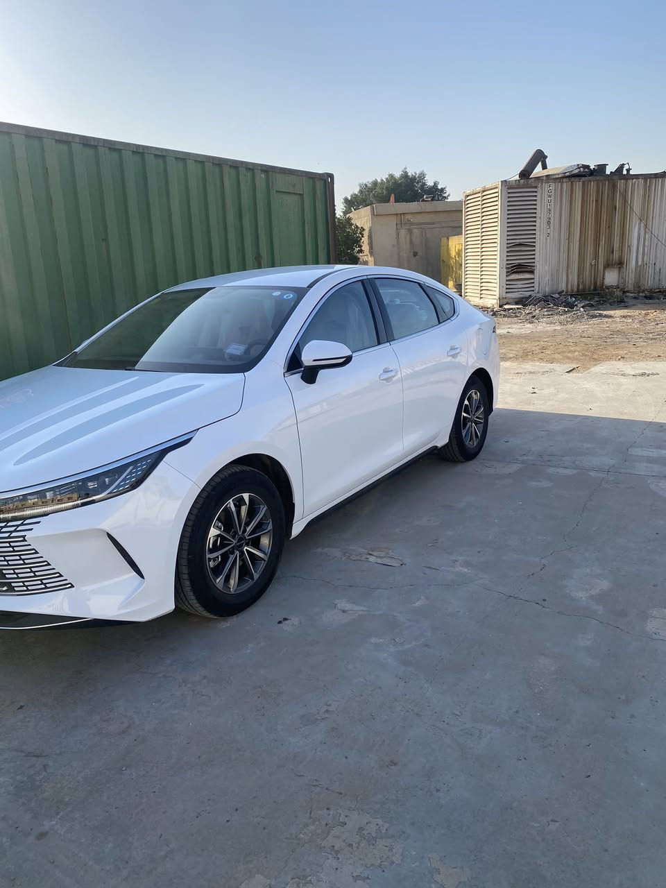 سلام عليكم سياره البيع موديل 25ماشيه شي قليل 1000 ماشيه  مالبيت تحويل ثاني يوم موصفات معروفه مكان سياره بغداد السعر ١٩ونص مليون وبيه مجال شي قليل ***********
