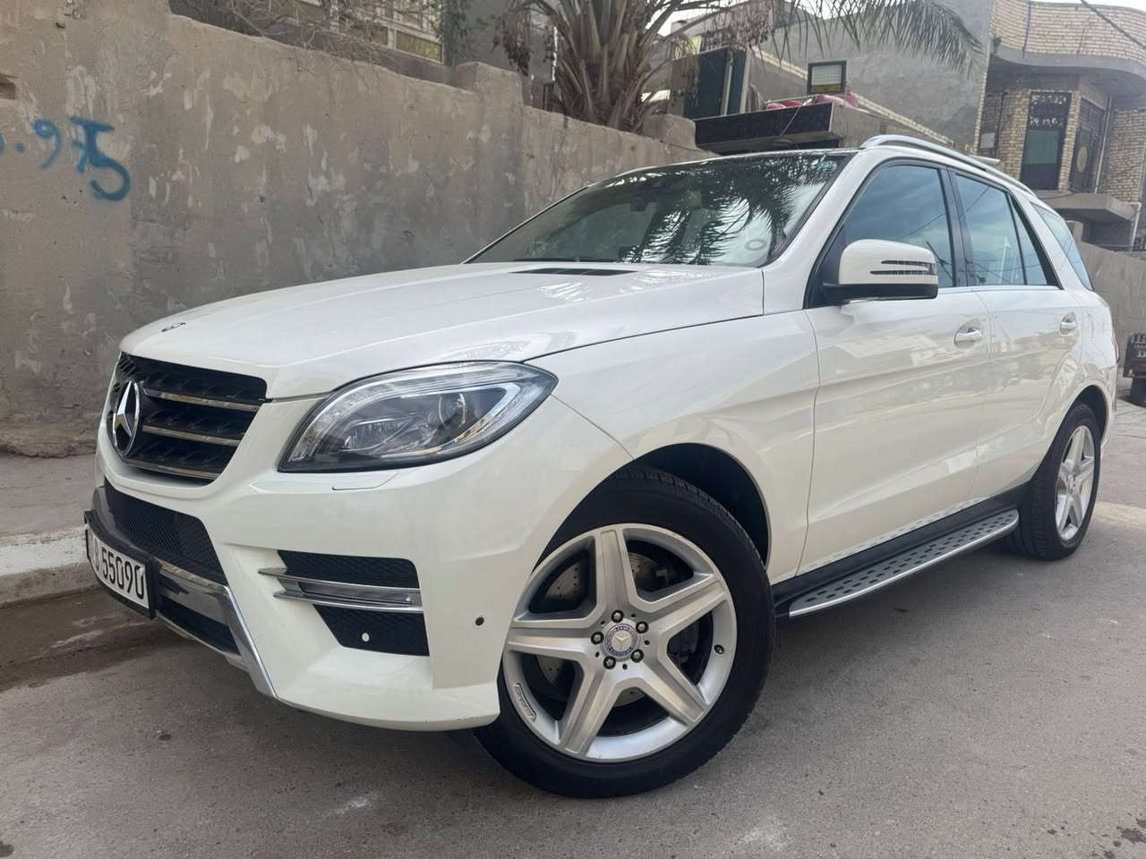 السلام عليكم سياره مرسيدس ML  موديل 2013 سياره جاهزة من كل النواحي ، فول مواصفات سياره خليجيه وكالة BCM ماشيه 125 الف سياره بلاديه AMG 
سياره رقم أربيل باسمي تحويل ثاني يوم 
للتواصل الاتصال ع الرقم *********** 
مواصفات السياره : 

كشنات تدفئه تبريد 
السياره بصمة دخول ذكي 
فور ويل درايف 
صندوق شفط 
تحديثة شاشه بلاديه ، تدعم الكار بلاي 
لايت عدسه داينمك 
تخم تاير حديد ، صار أسبوع من شاده ( ياباني اصلي ) 
تحكم كشنات خزن ميموري 
السياره بيها دمام صوت اصلي من شركة Boosh 
السونار مرفق مع الصور
