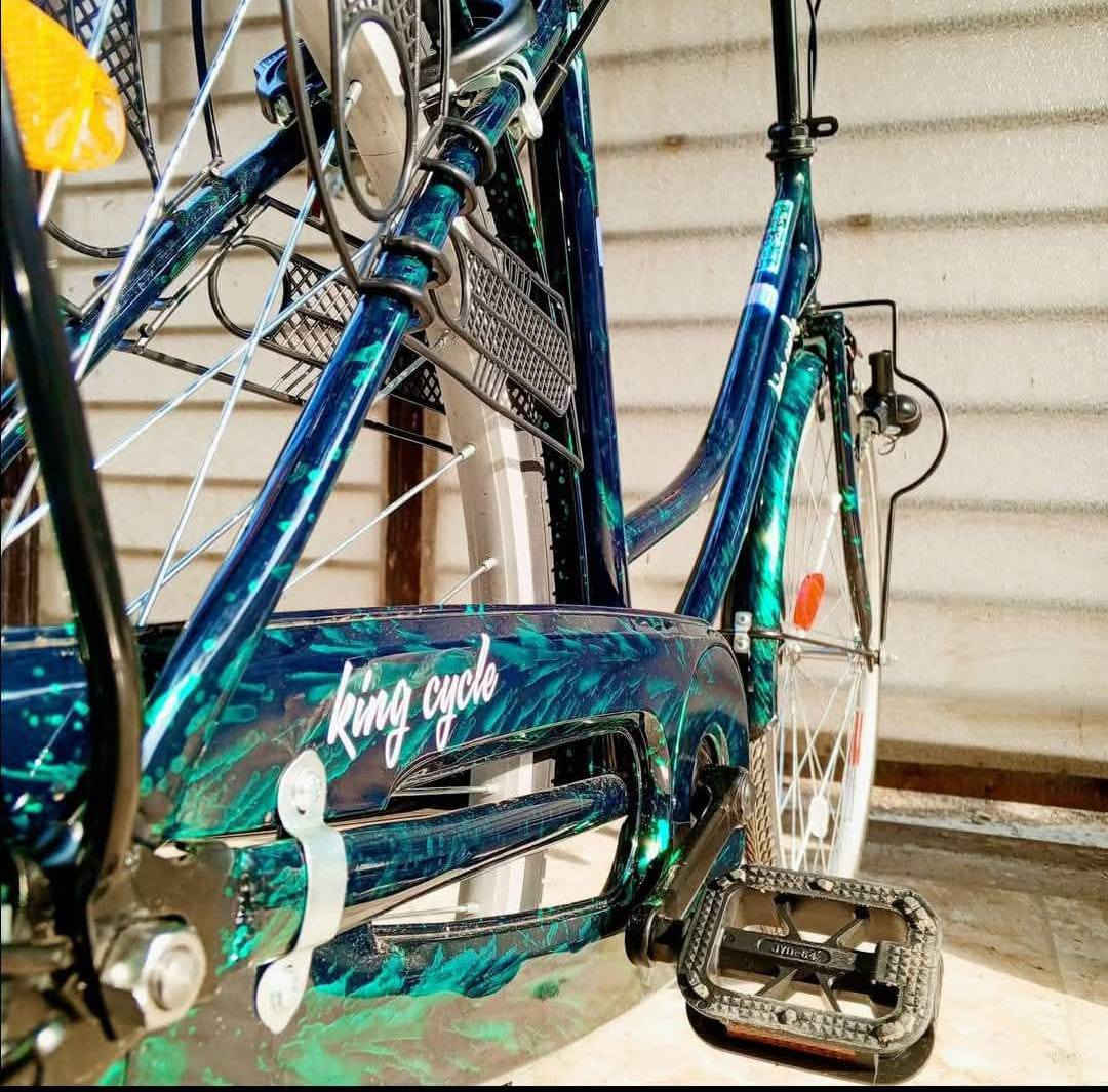 السلام عليكم بايسكل بطه موشم اخضر حجم 26 جديد ما مستخدم السعر 140 و بي مجال بسيط العنوان:  بغداد الجديده
الرقم: ***********
