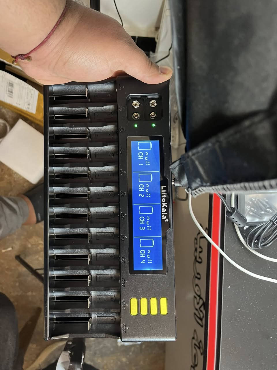 شاحن بطاريات عل كهرباء وعل جداحه مال سياره مزاد اعله سعر ابيع


**إذا كنت صاحب هذا الإعلان وتريد حذفه لأي سبب، رجاءا أرسل رسالة إلى الدعم الفني**