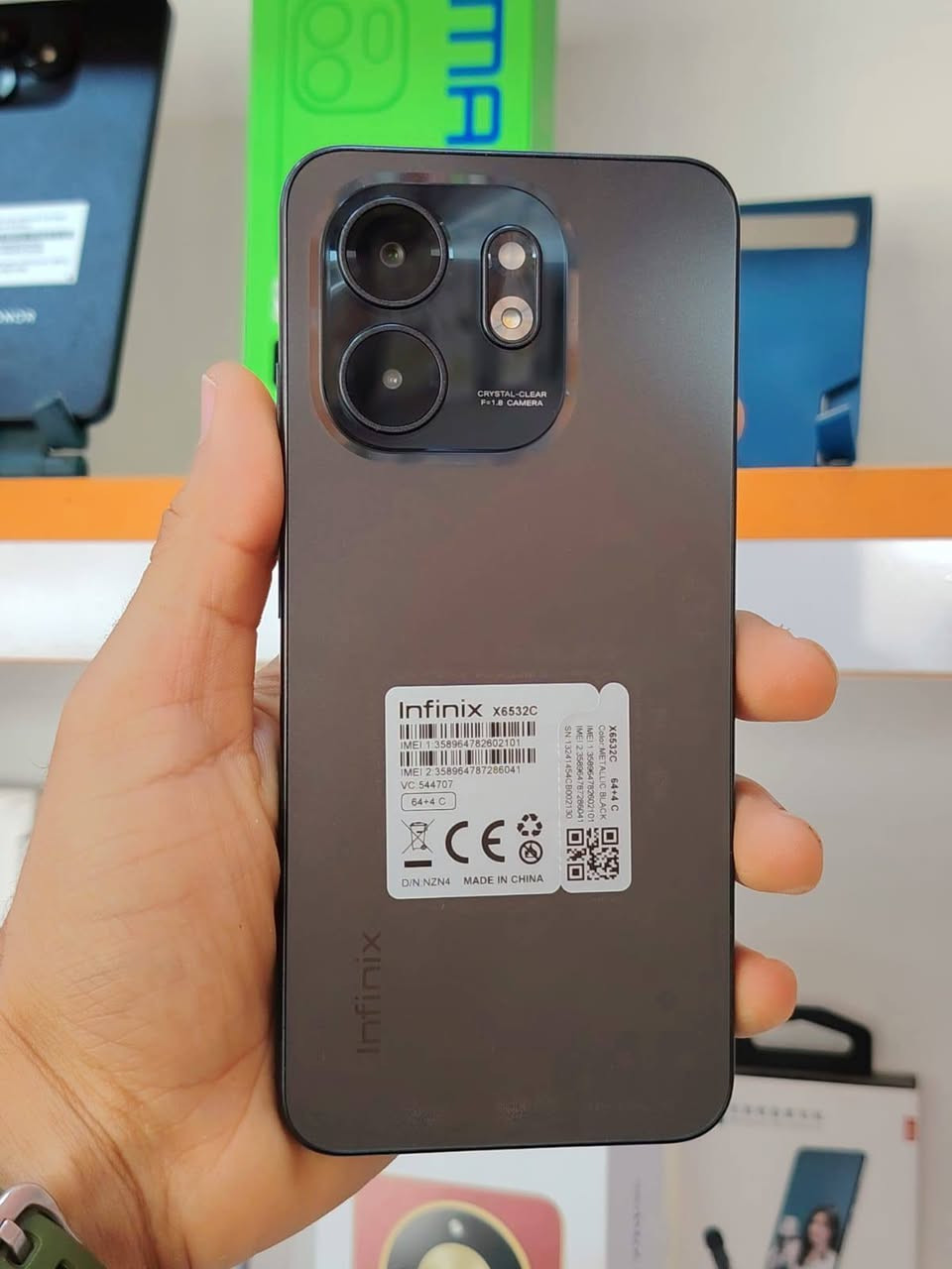 سمارت 9HD 
ذاكره 64 كيكا بايت 
رام 4 كيكا بايت 
كاميرا 13 +0.3 ميكا بكسل
معالج Mediatek Helio G50
بطاريه 5000 مللي أمبير
بسعر 115


**إذا كنت صاحب هذا الإعلان وتريد حذفه لأي سبب، رجاءا أرسل رسالة إلى الدعم الفني**