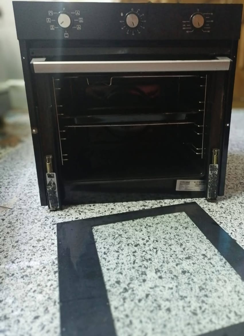 السلام عليكم عندي فرن كهربائي شغال فقط الجامه الخارجيه مكسوره


**إذا كنت صاحب هذا الإعلان وتريد حذفه لأي سبب، رجاءا أرسل رسالة إلى الدعم الفني**