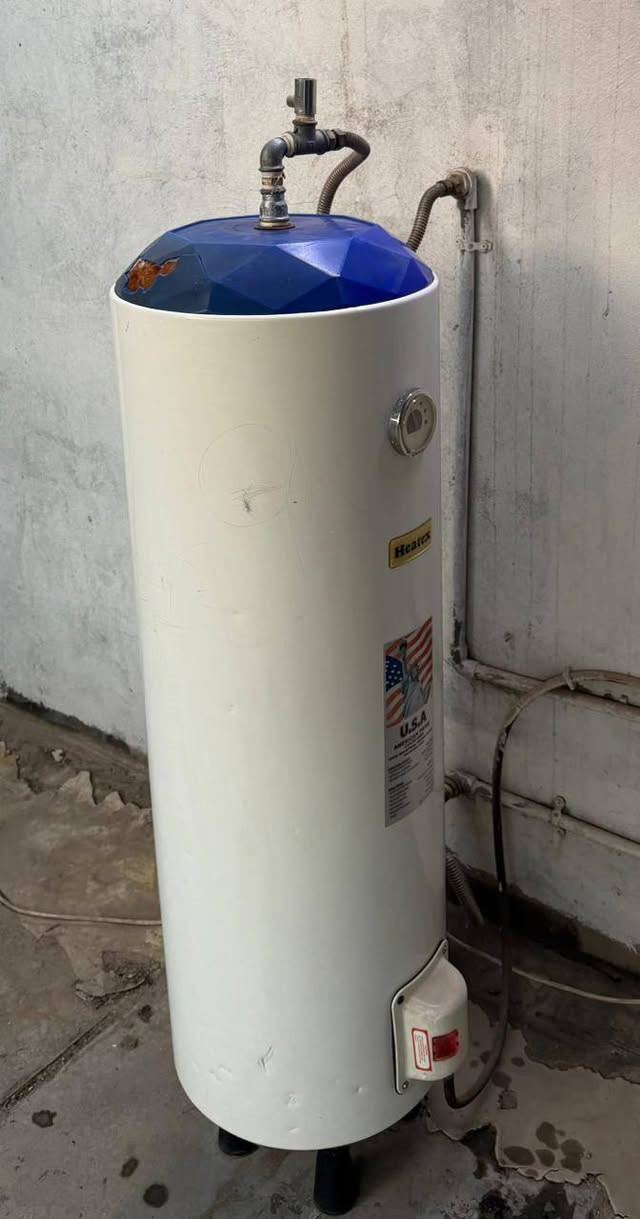 مرحبا للبيع سخان كلش نظيف وعل فحص  120 لتر السعر 85 مكاني الكاظميه ***********
