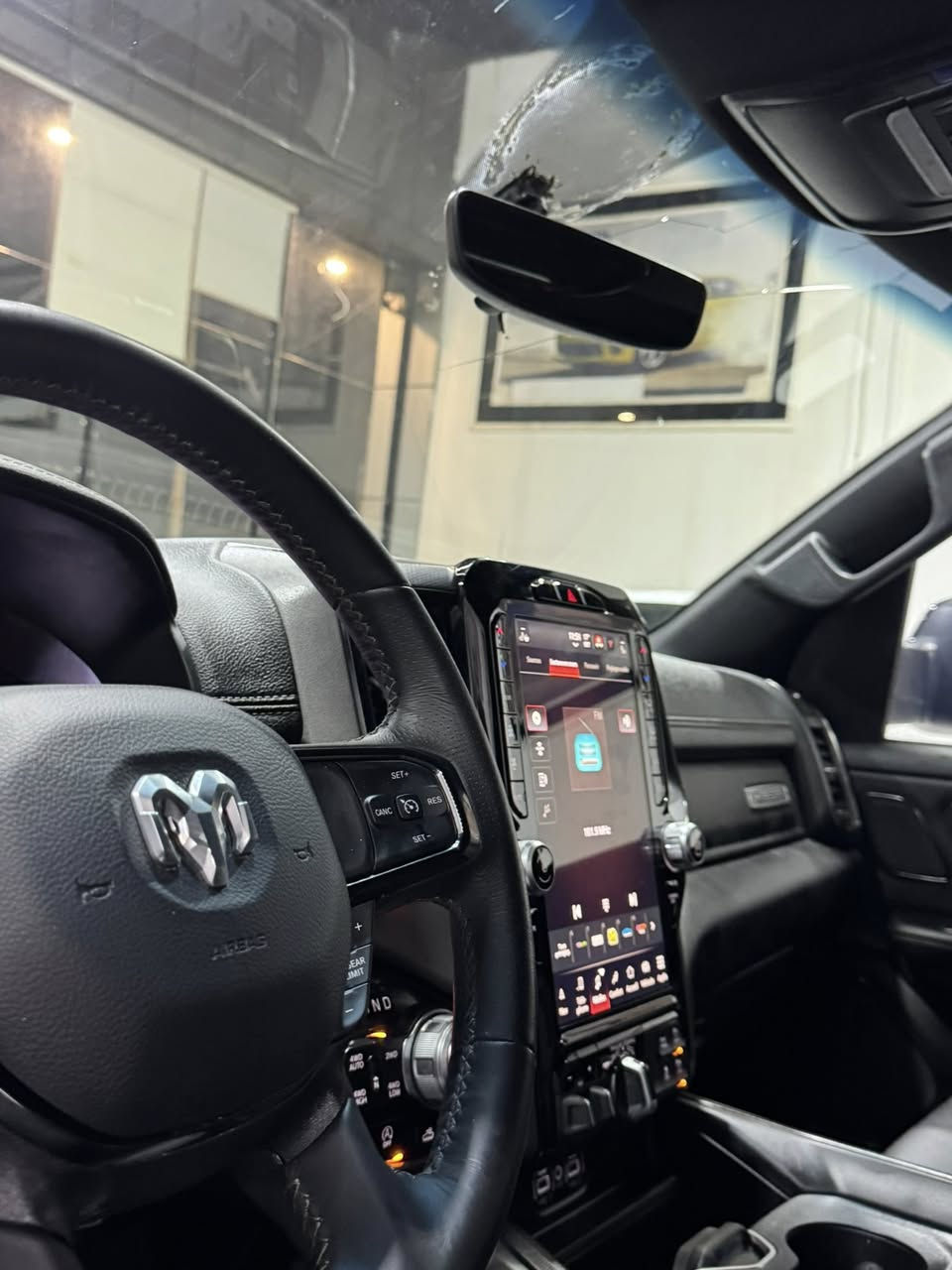 ر ا م  ريبل
مويل 2024
عام صبغ 
محرك  8 سلندر
فور ويل
مواصفات فول فول معدا فتحا
رقم شاصي عل منشور
عنوان اربيل

 سعر 275 مجال

***********
***********
