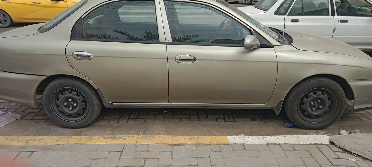 السلام عليكم سيارة للبيع كيا سيفيا موديل 2000 محرك امسكر  السعر 40 ورقة الرقم ***********
