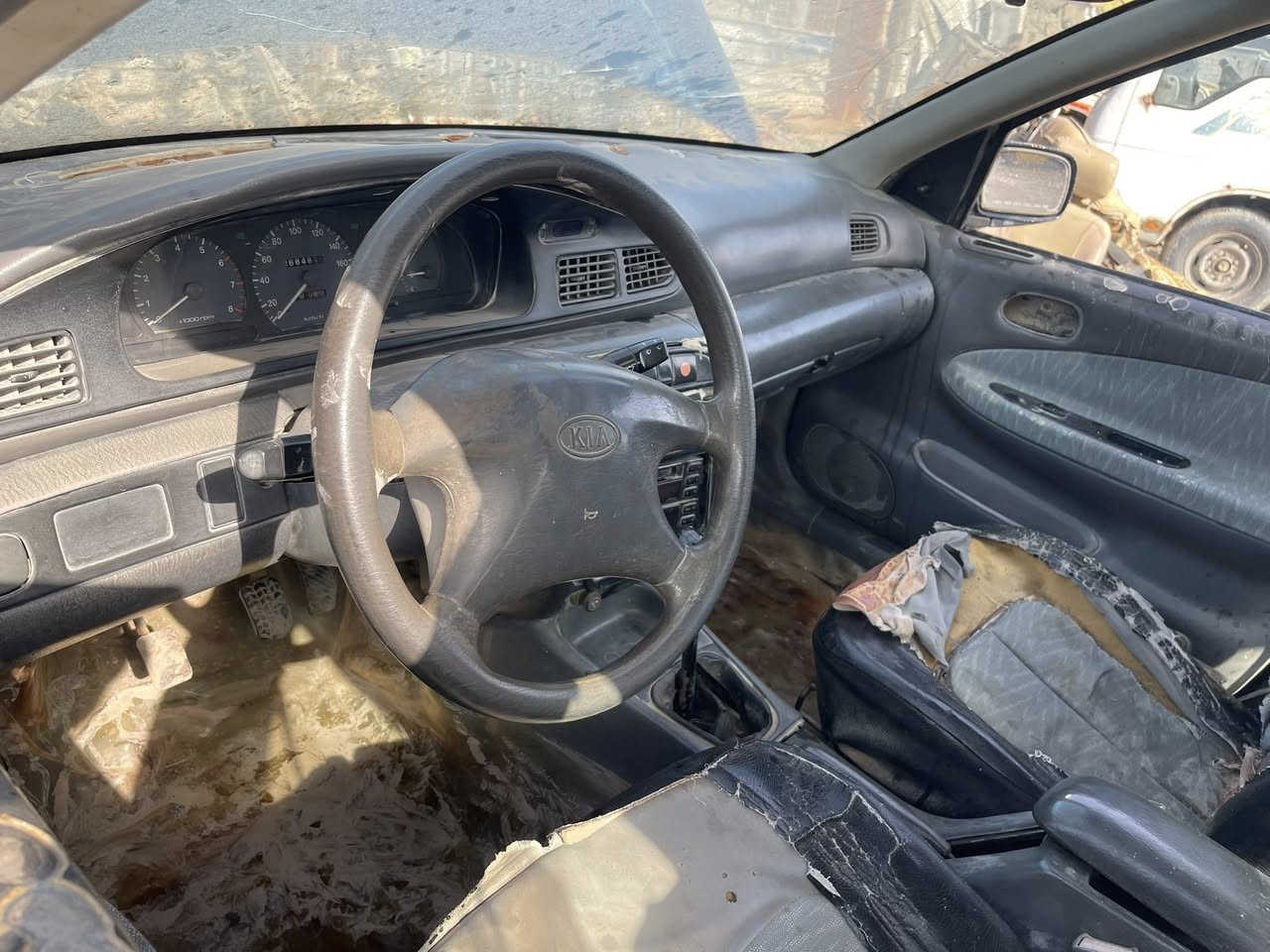 السلام عليكم شباب تم تفصيخ كيا سيفيا شنو اريد موجود العنوان بابل اجبله حي الصناعي الفرع الاخير للتصال *********** كير ومكينه شرط جدد تخم تاير نضيف
