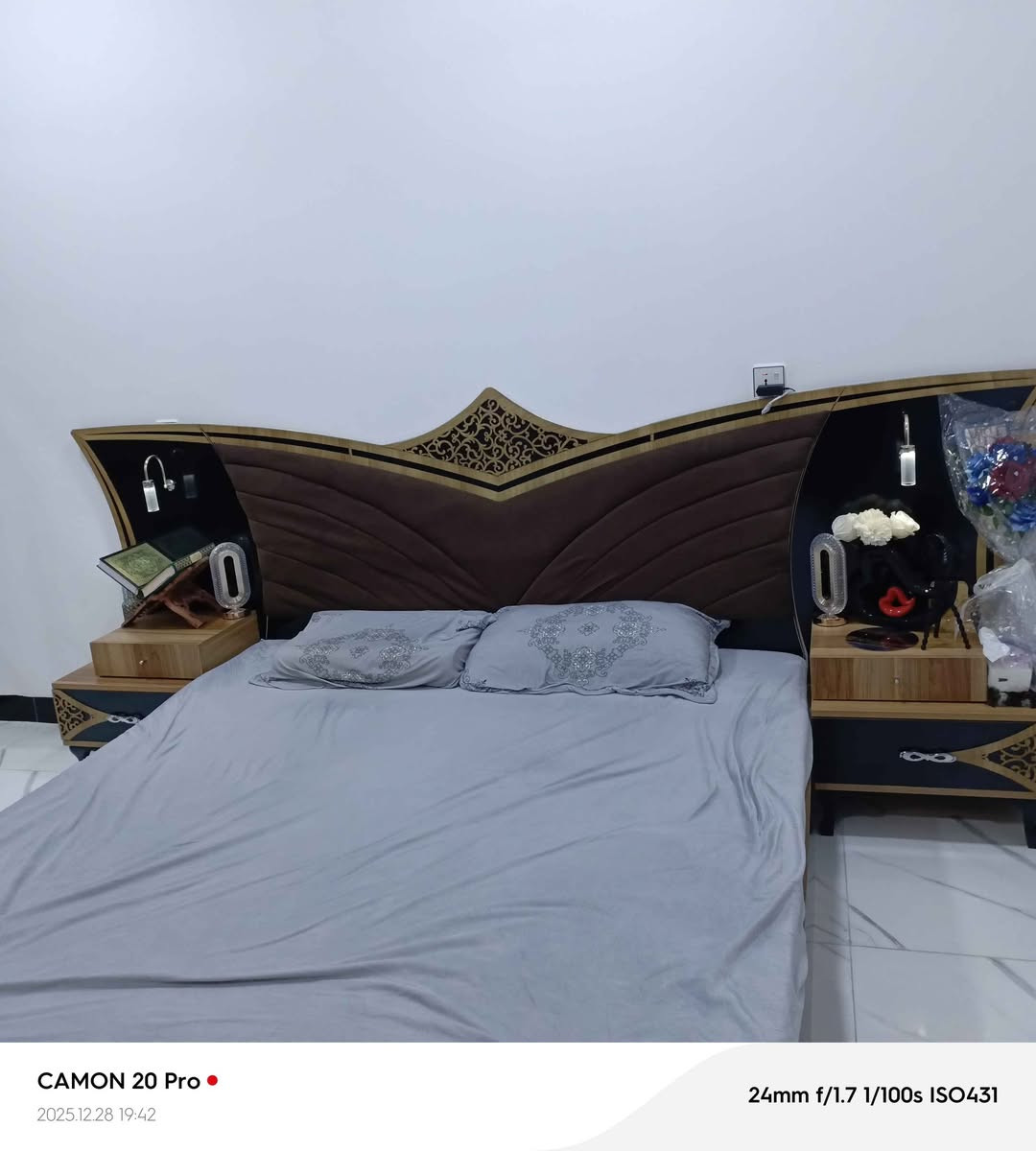 غرفة النوم للبيع تركي خمس قطعة جديد مستعمل قليل عنوان كركوك قرب مركز الثقافي ***********السعر 450الف بي مجال كركوك, العراق
