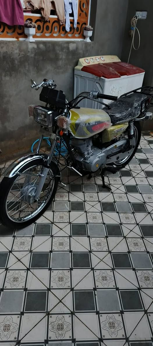 سلام عليكم ربعه كير لبيع مديال 21دراجه نضيفه مكينه مامفتوحه شلعه قويه متياز وراق نضيفات وكابسهن كبس مو حراري يعني ينفتحن سعر خاص واني خادم


**إذا كنت صاحب هذا الإعلان وتريد حذفه لأي سبب، رجاءا أرسل رسالة إلى الدعم الفني**