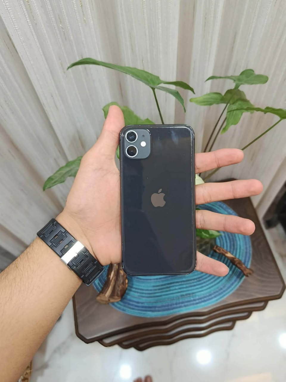 السلام عليكم
iPhone￼11￼￼ 

ذاكرة 128بطارية 100مبدل شاشة وبطارية 

وسعر مناسب اكتب تم بل تعليقات وادزلك السعر أو اتصعل على هذا الرقم بي واتساب همين***********
